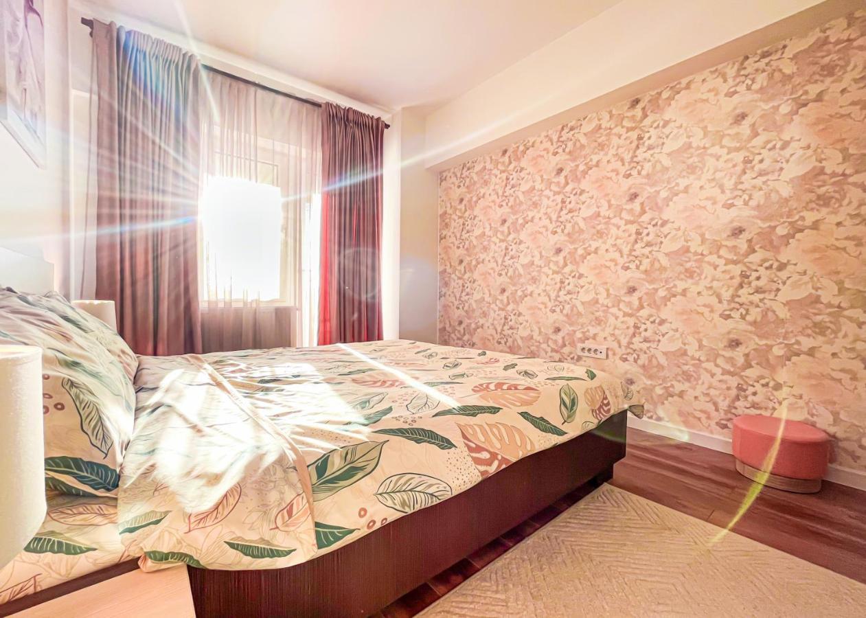 Uniquemoments Airport Apartment & Secure Parking & Airport Shuttle Iasi Exterior foto